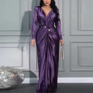 Vestido de noite longo com decote em V